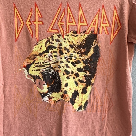 Def Leppard graphic orange short sleeves cotton shirt. Size Small. - Picture 4 of 4